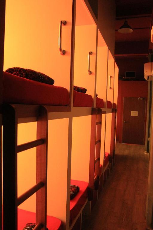 Capsules @ The Little Red Dot Hotel kapsul 2*